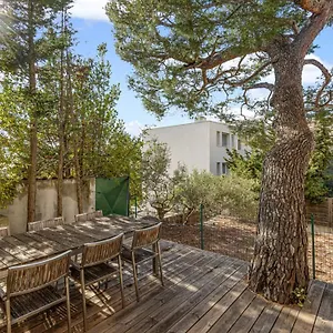 cassis-superbe-appartement-avec-terrasse.fr-provencehotel.com/